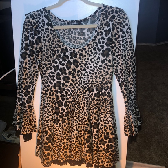 Flirty leopard print top - Picture 2 of 5